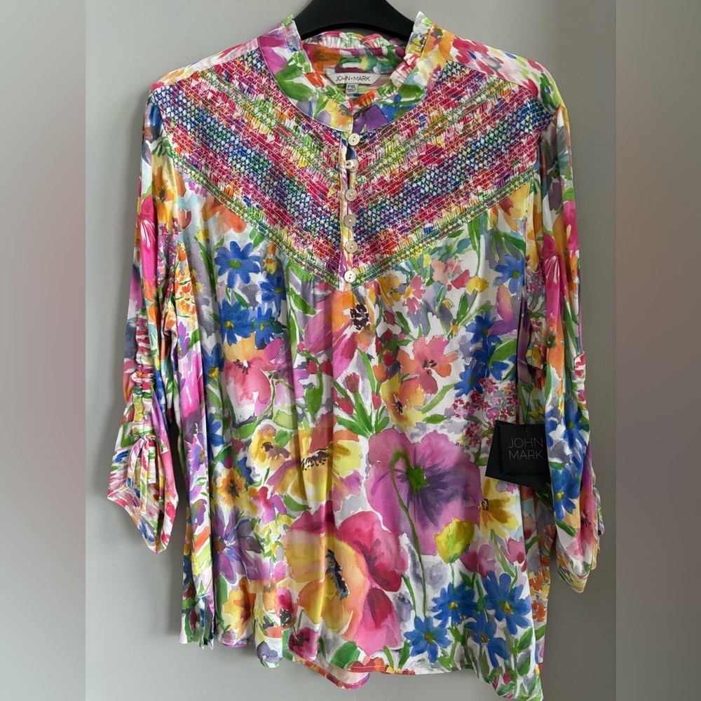 NWT John Mark petite Vibrant watercolor Floral Blouse with Button Detail